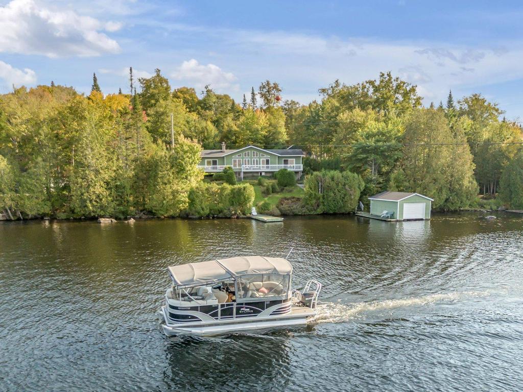 









4339


Rue de la Fourmi

,
Saint-Raymond,




QC
G3L4Y9

