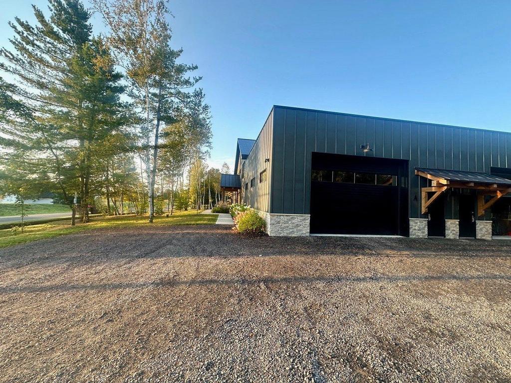 









721


Ch. Lakeside

, A,
Lac-Brome,




QC
J0E1R0

