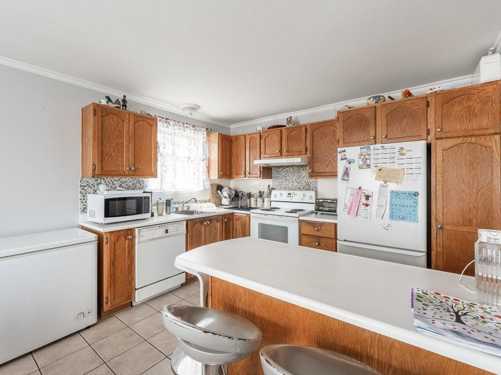 









1705


Av. Barbe

, 1,
Laval (Chomedey),




QC
H7T1L9

