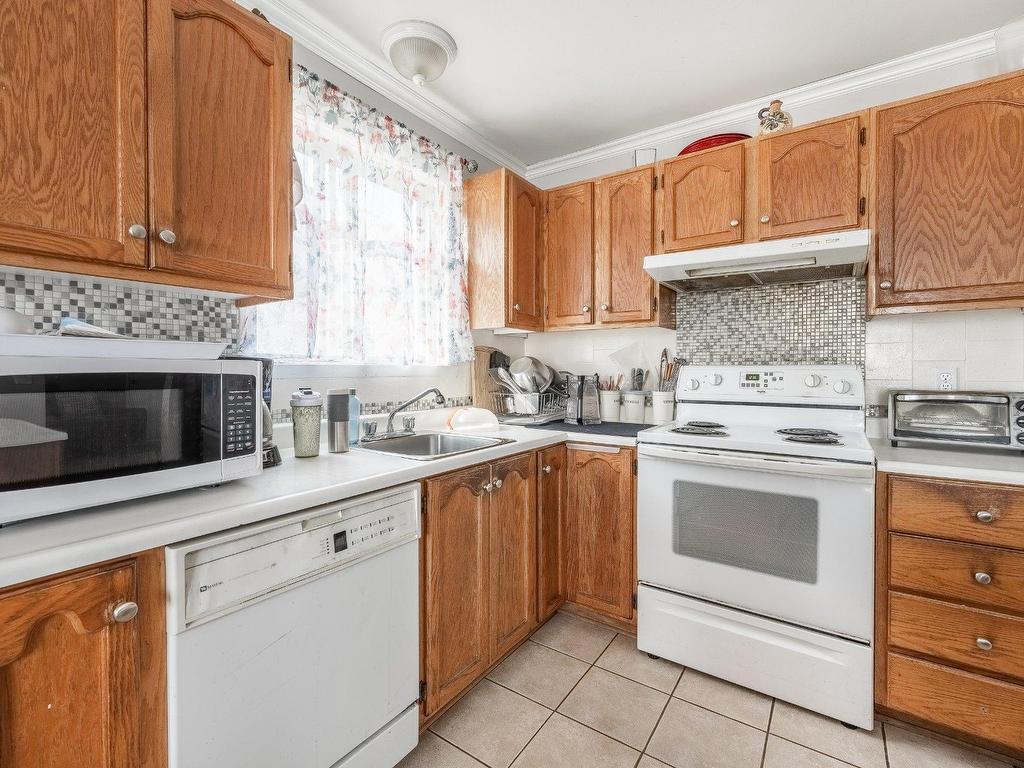 









1705


Av. Barbe

, 1,
Laval (Chomedey),




QC
H7T1L9

