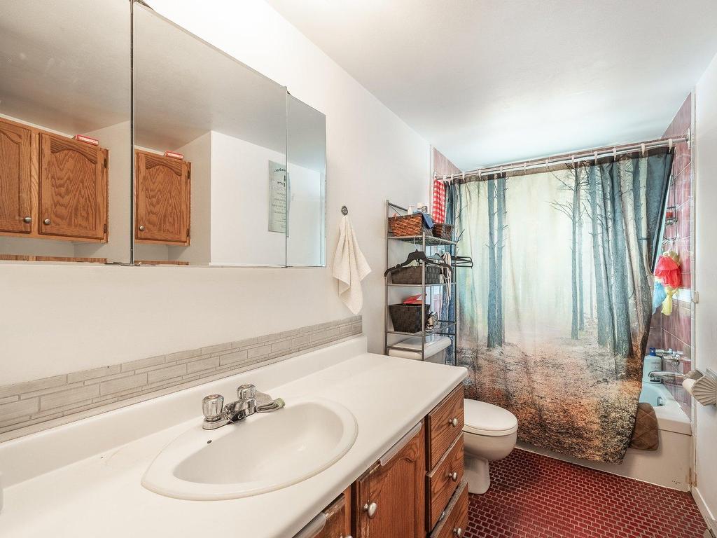 









1705


Av. Barbe

, 1,
Laval (Chomedey),




QC
H7T1L9

