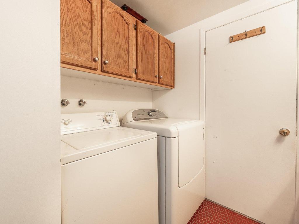 









1705


Av. Barbe

, 1,
Laval (Chomedey),




QC
H7T1L9

