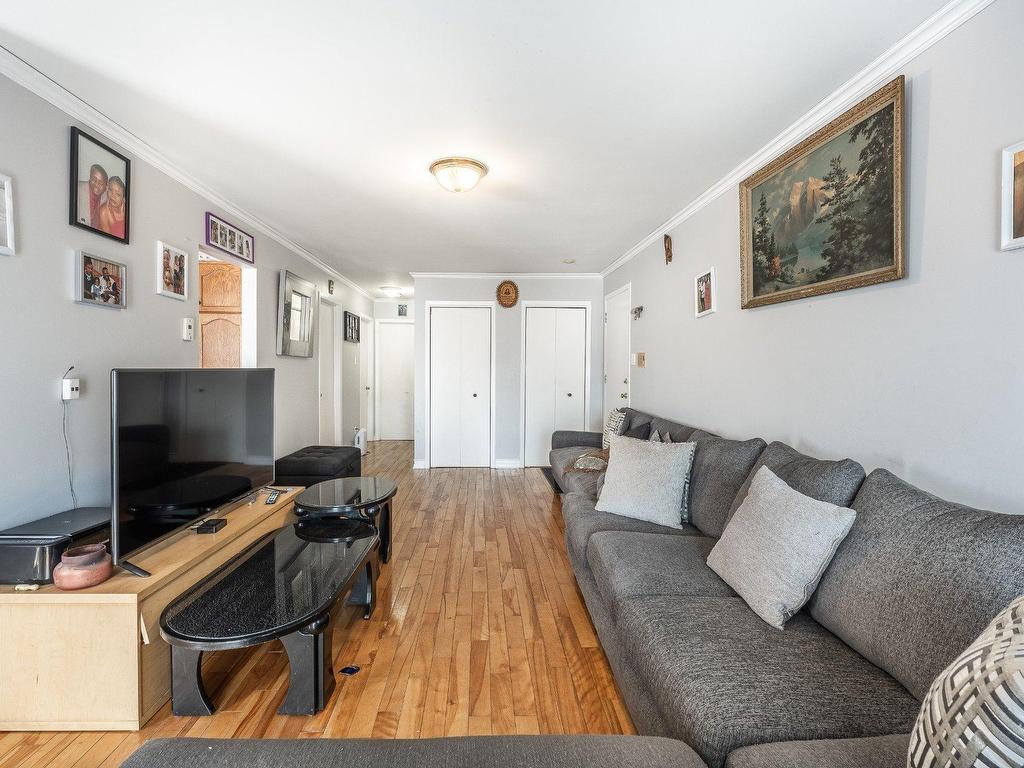 









1705


Av. Barbe

, 1,
Laval (Chomedey),




QC
H7T1L9

