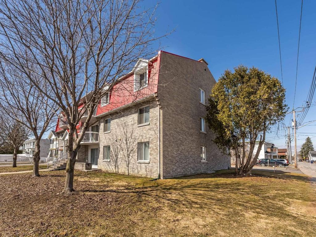 









1705


Av. Barbe

, 1,
Laval (Chomedey),




QC
H7T1L9

