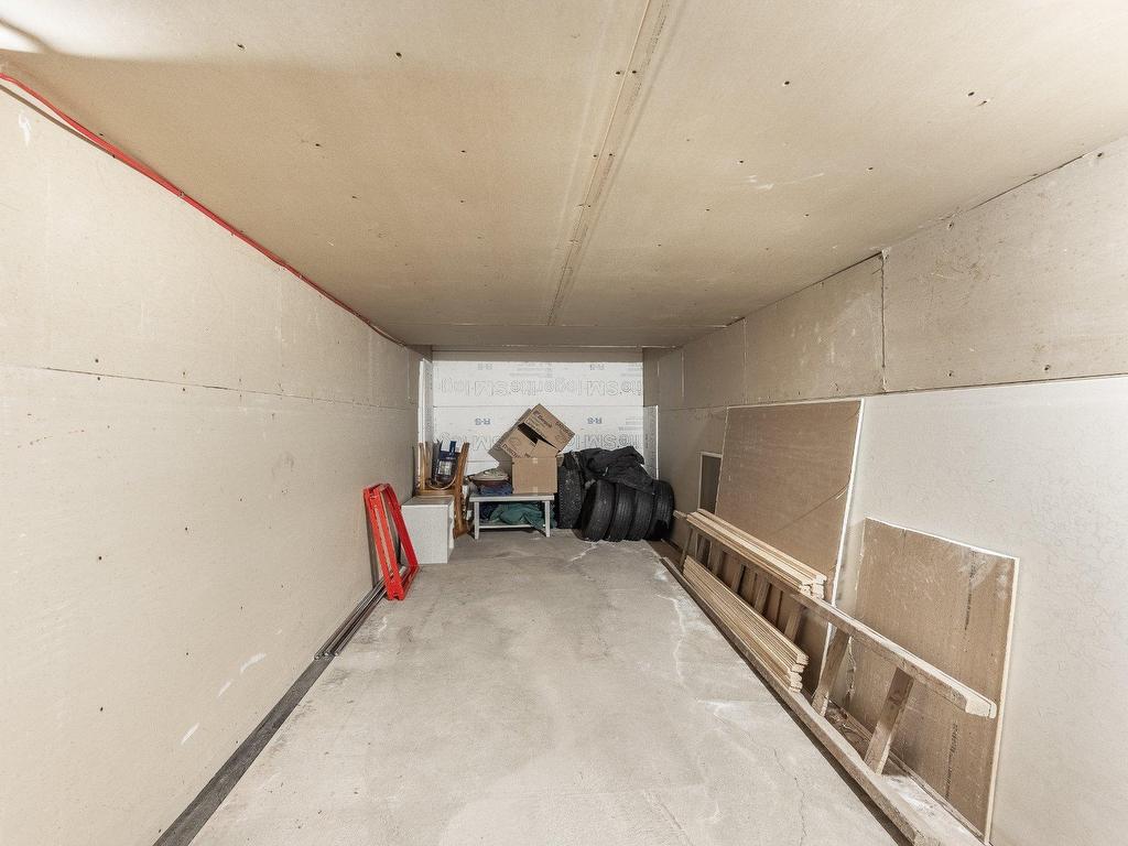 









1705


Av. Barbe

, 1,
Laval (Chomedey),




QC
H7T1L9


