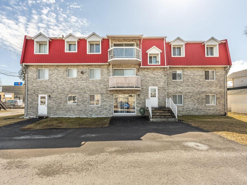 









1705


Av. Barbe

, 1,
Laval (Chomedey),




QC
H7T1L9

