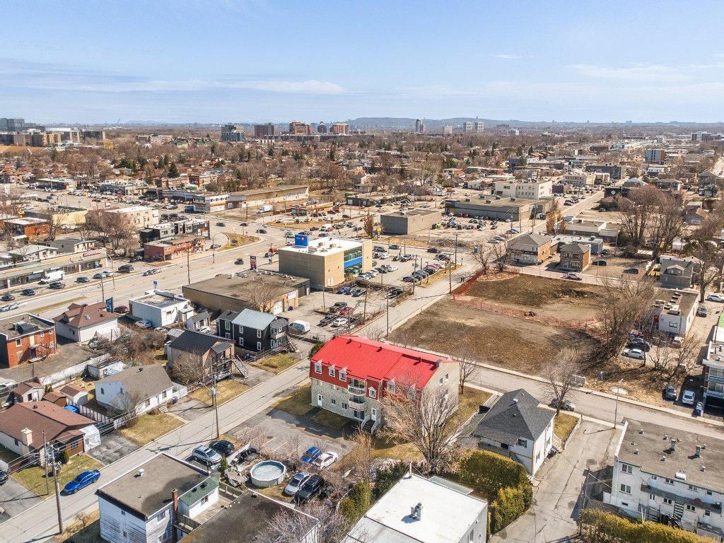 









1705


Av. Barbe

, 1,
Laval (Chomedey),




QC
H7T1L9


