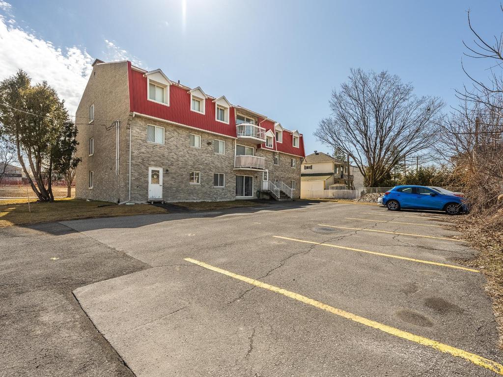 









1705


Av. Barbe

, 1,
Laval (Chomedey),




QC
H7T1L9

