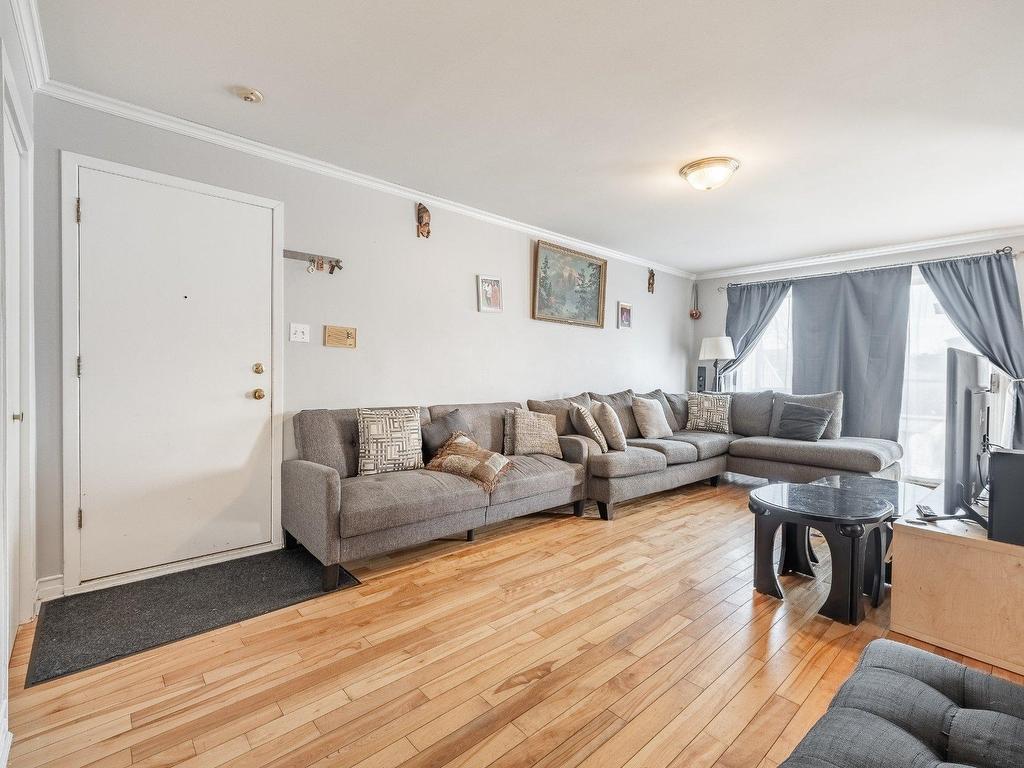 









1705


Av. Barbe

, 1,
Laval (Chomedey),




QC
H7T1L9


