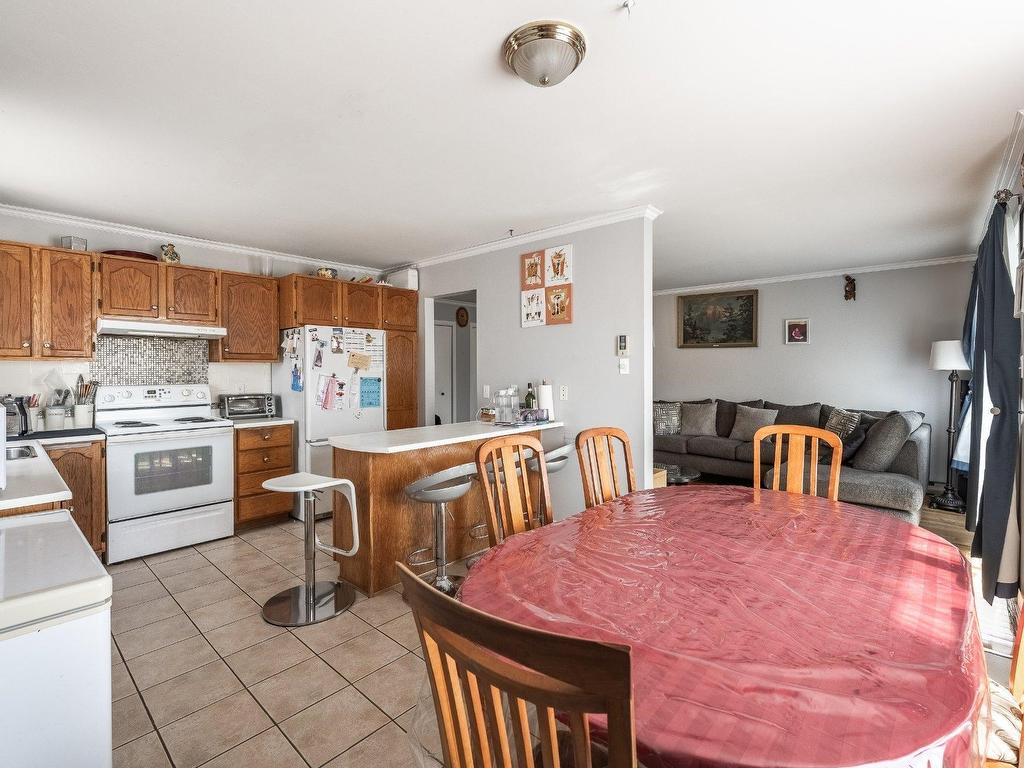 









1705


Av. Barbe

, 1,
Laval (Chomedey),




QC
H7T1L9

