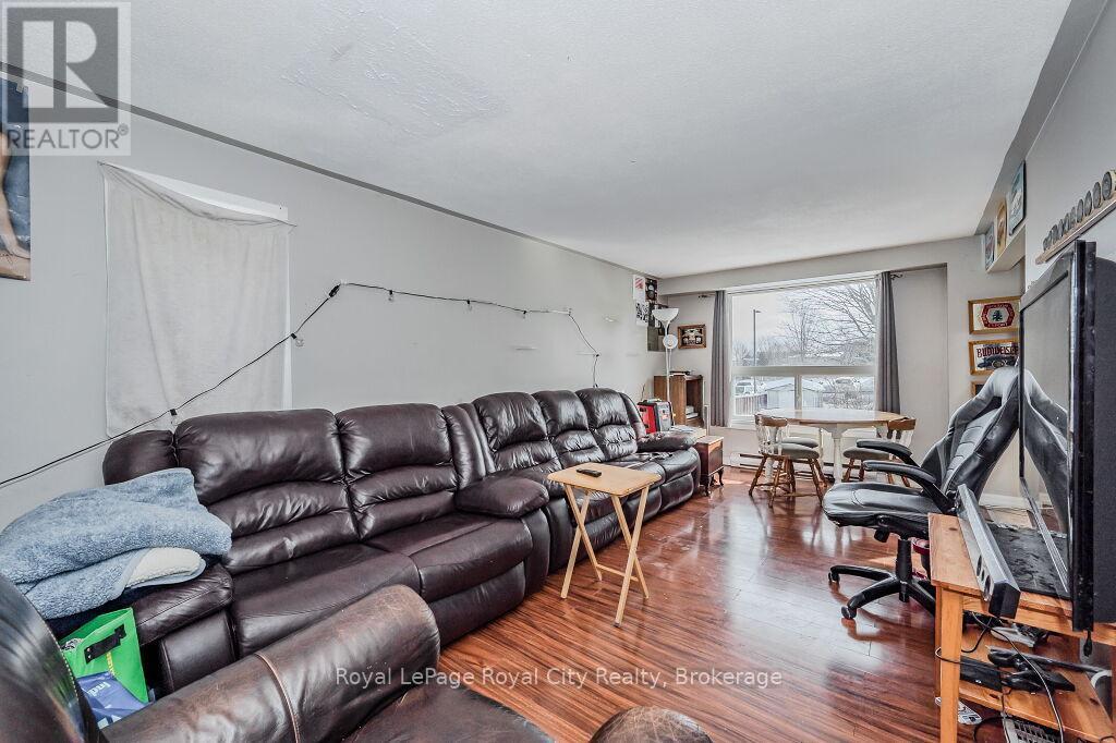 












146 IRONWOOD ROAD

,
Guelph (Kortright West),




Ontario
N1G3R4

