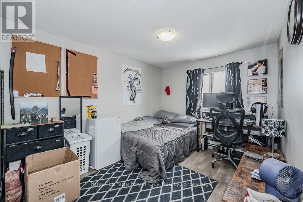












146 IRONWOOD ROAD

,
Guelph (Kortright West),




Ontario
N1G3R4

