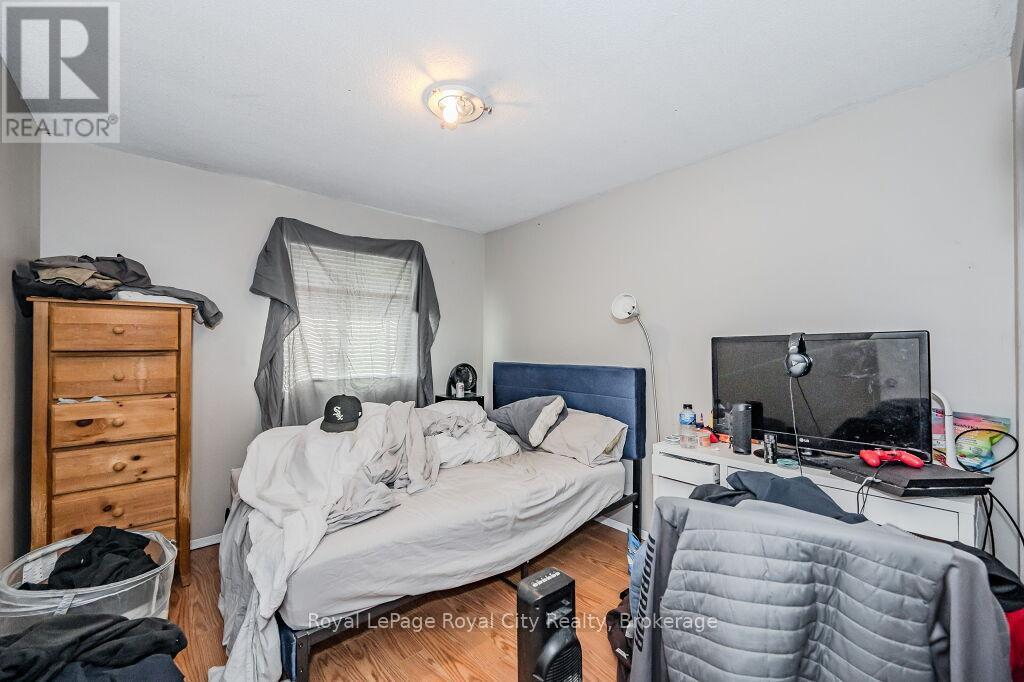 












146 IRONWOOD ROAD

,
Guelph (Kortright West),




Ontario
N1G3R4


