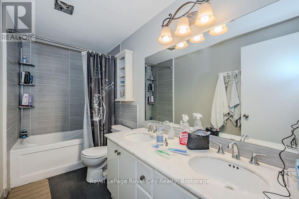 












146 IRONWOOD ROAD

,
Guelph (Kortright West),




Ontario
N1G3R4

