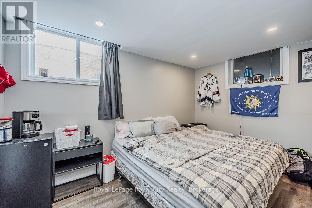 












146 IRONWOOD ROAD

,
Guelph (Kortright West),




Ontario
N1G3R4

