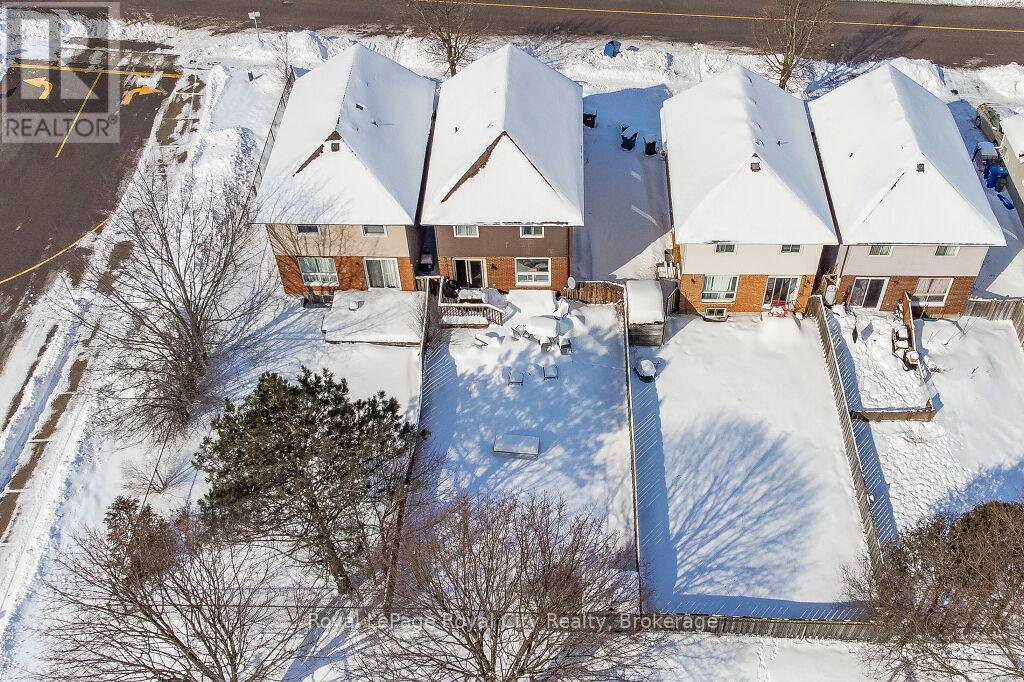 












146 IRONWOOD ROAD

,
Guelph (Kortright West),




Ontario
N1G3R4

