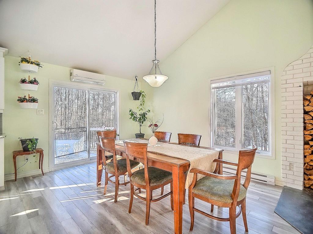 









34


Ch. du Haut-Bois

,
Val-des-Monts,




QC
J8N0C9


