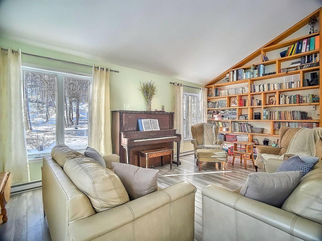 









34


Ch. du Haut-Bois

,
Val-des-Monts,




QC
J8N0C9

