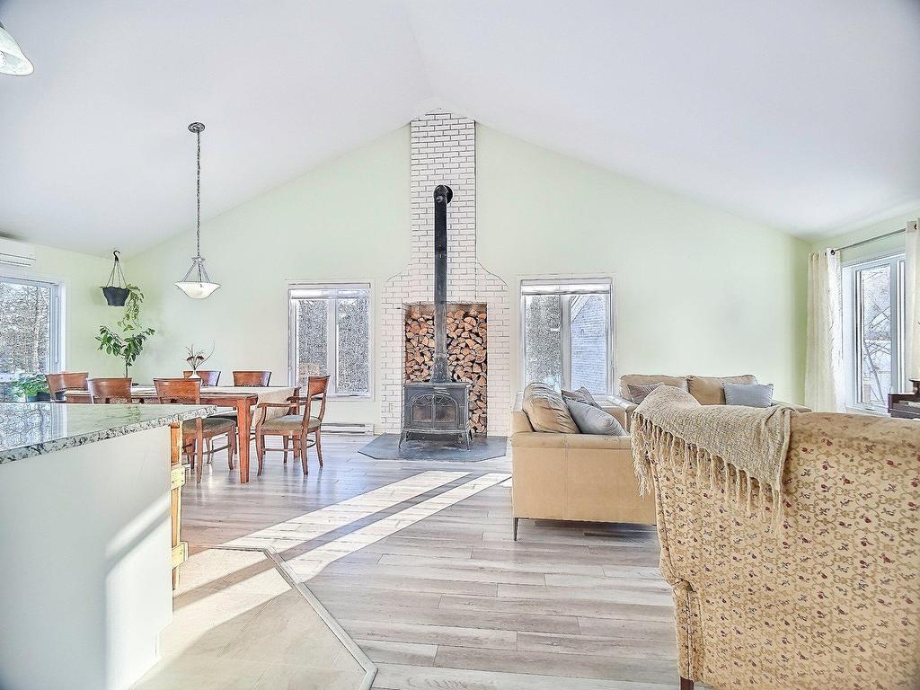 









34


Ch. du Haut-Bois

,
Val-des-Monts,




QC
J8N0C9

