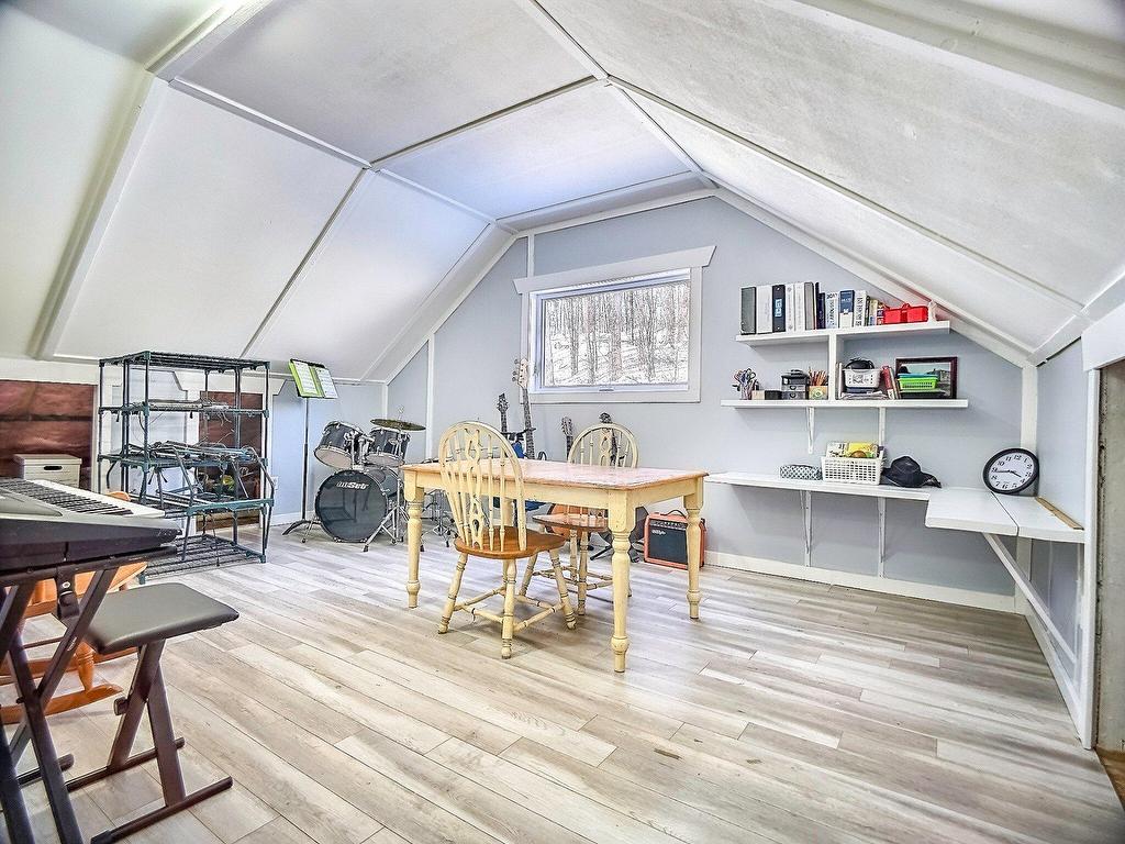 









34


Ch. du Haut-Bois

,
Val-des-Monts,




QC
J8N0C9

