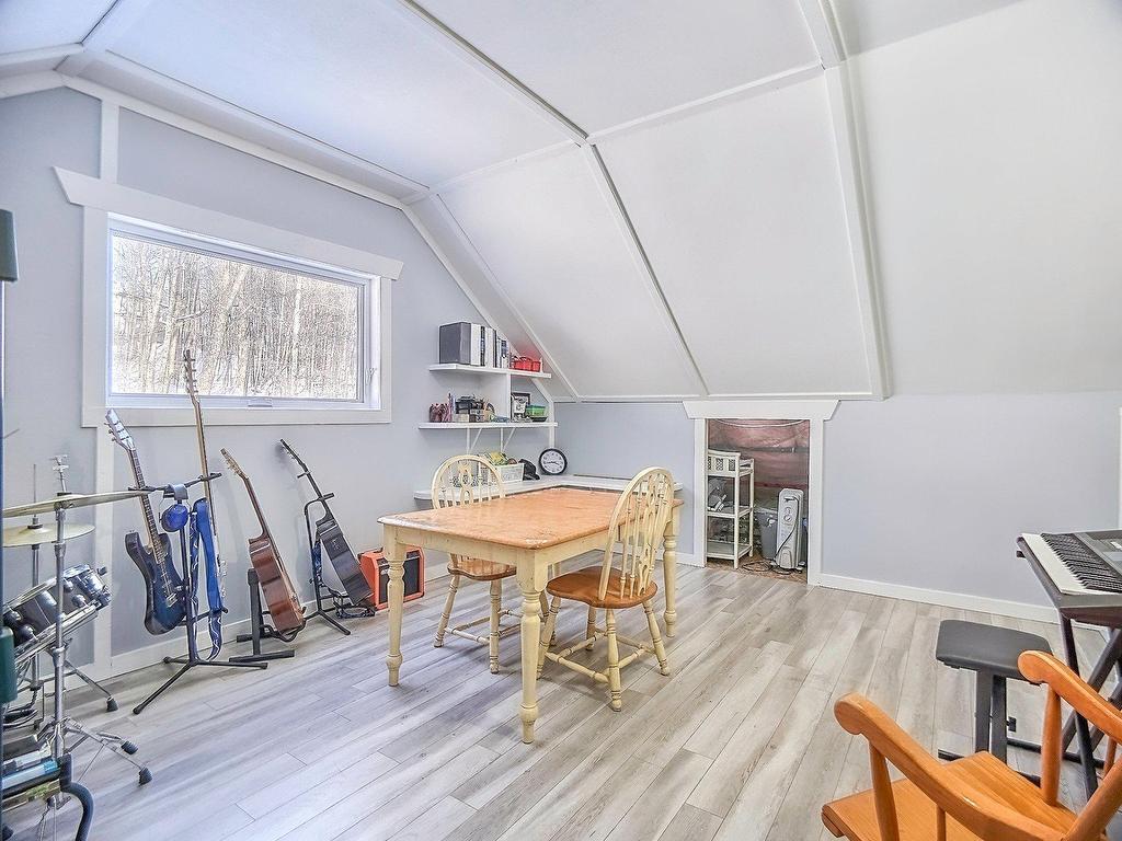 









34


Ch. du Haut-Bois

,
Val-des-Monts,




QC
J8N0C9

