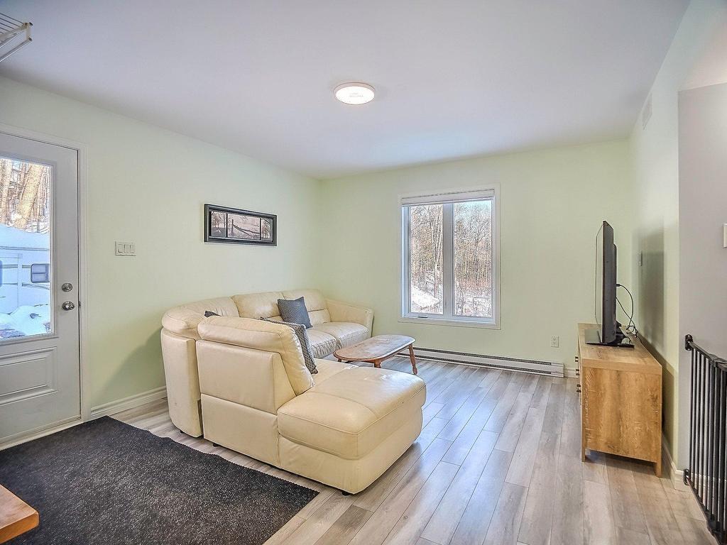 









34


Ch. du Haut-Bois

,
Val-des-Monts,




QC
J8N0C9


