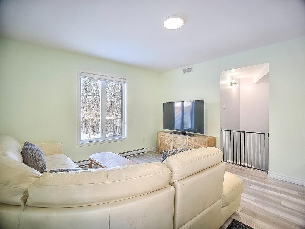 









34


Ch. du Haut-Bois

,
Val-des-Monts,




QC
J8N0C9


