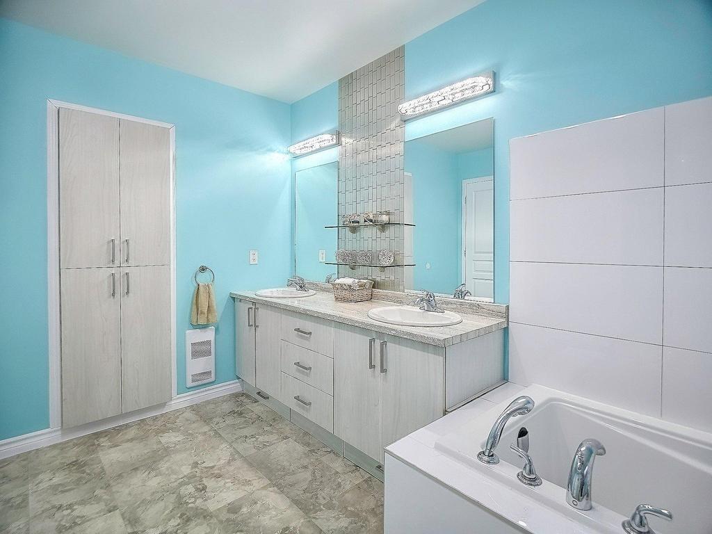 









34


Ch. du Haut-Bois

,
Val-des-Monts,




QC
J8N0C9

