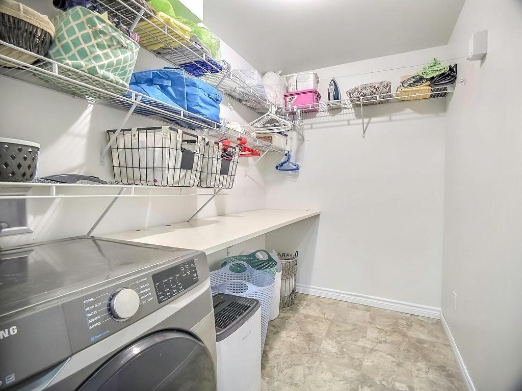 









34


Ch. du Haut-Bois

,
Val-des-Monts,




QC
J8N0C9

