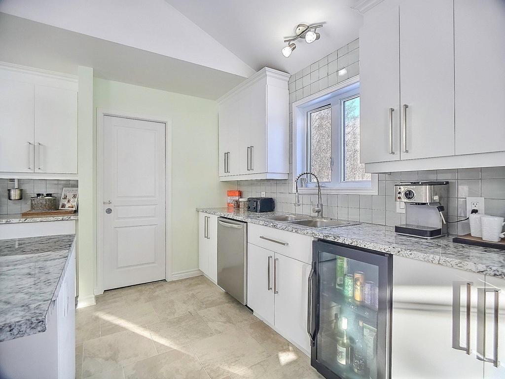 









34


Ch. du Haut-Bois

,
Val-des-Monts,




QC
J8N0C9

