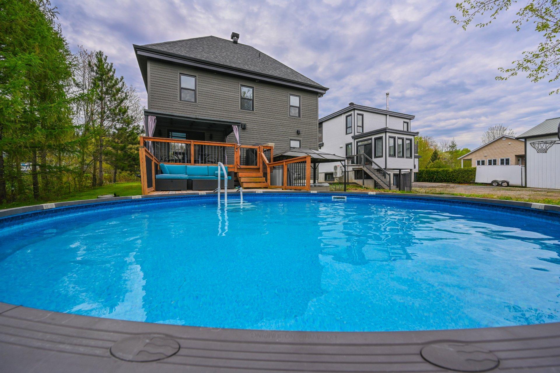 









1426


Rue Shefford

,
Bromont,




QC
J2L1E1

