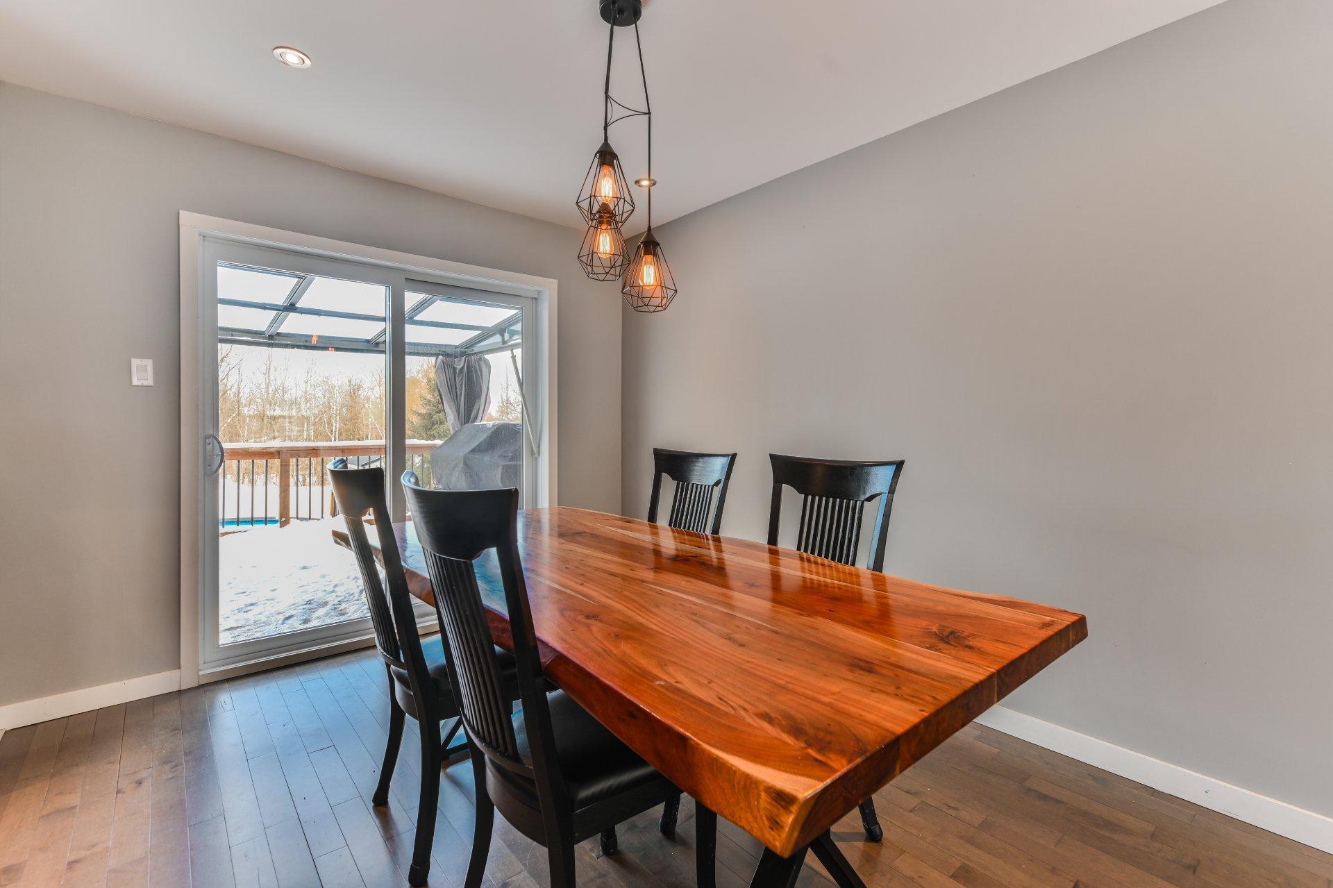 









1426


Rue Shefford

,
Bromont,




QC
J2L1E1

