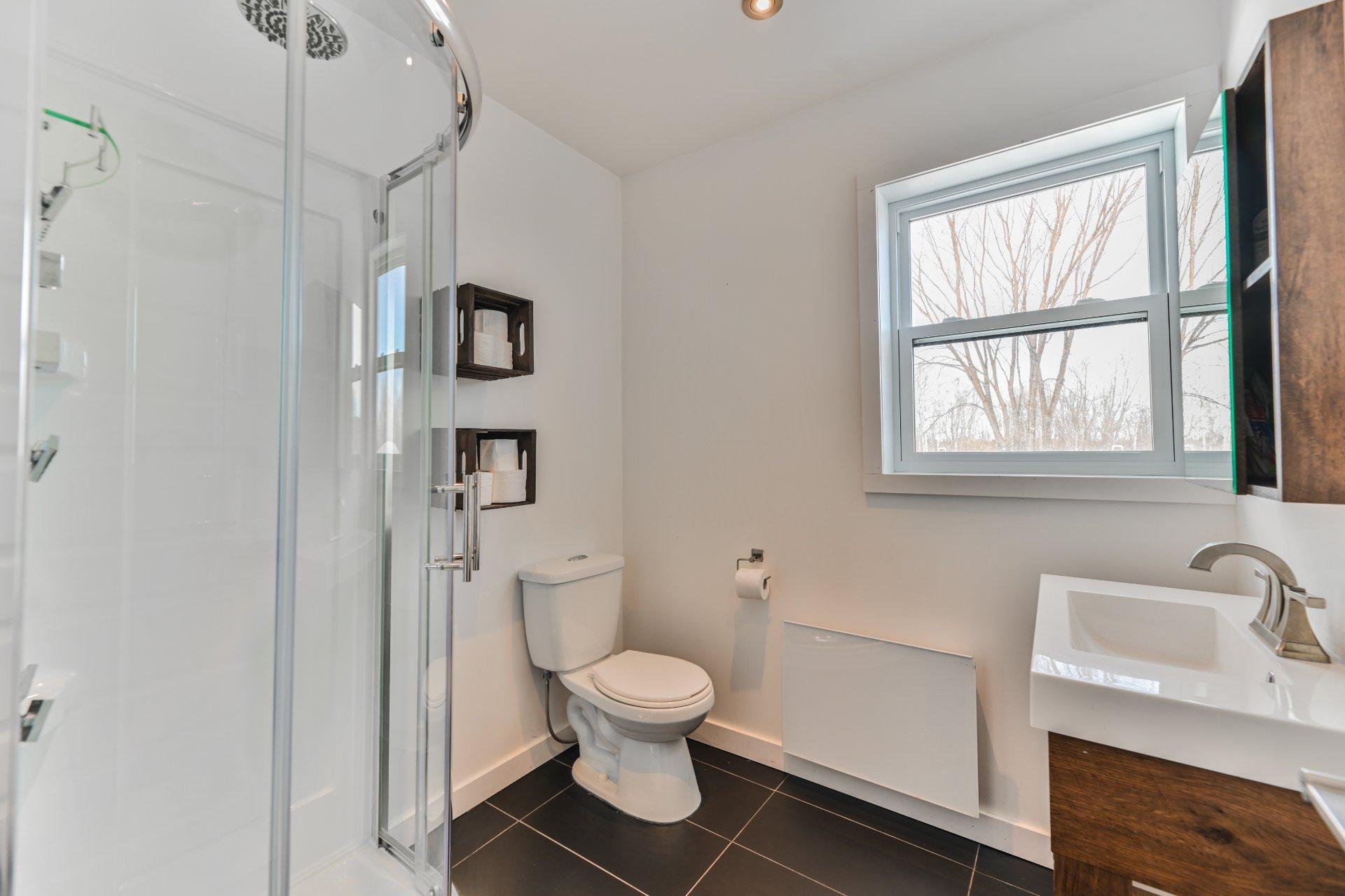 









1426


Rue Shefford

,
Bromont,




QC
J2L1E1

