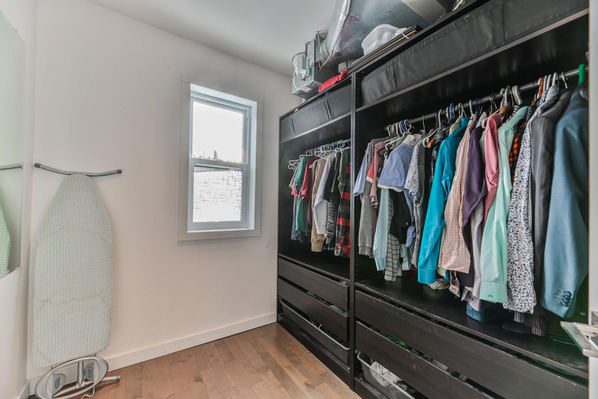 









1426


Rue Shefford

,
Bromont,




QC
J2L1E1

