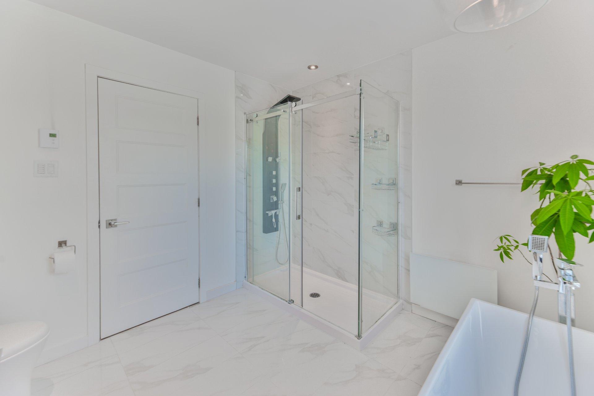 









1426


Rue Shefford

,
Bromont,




QC
J2L1E1


