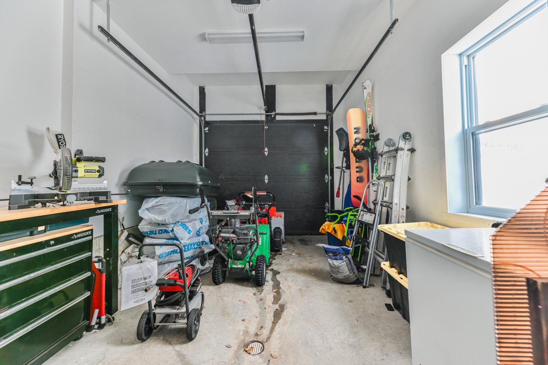 









1426


Rue Shefford

,
Bromont,




QC
J2L1E1


