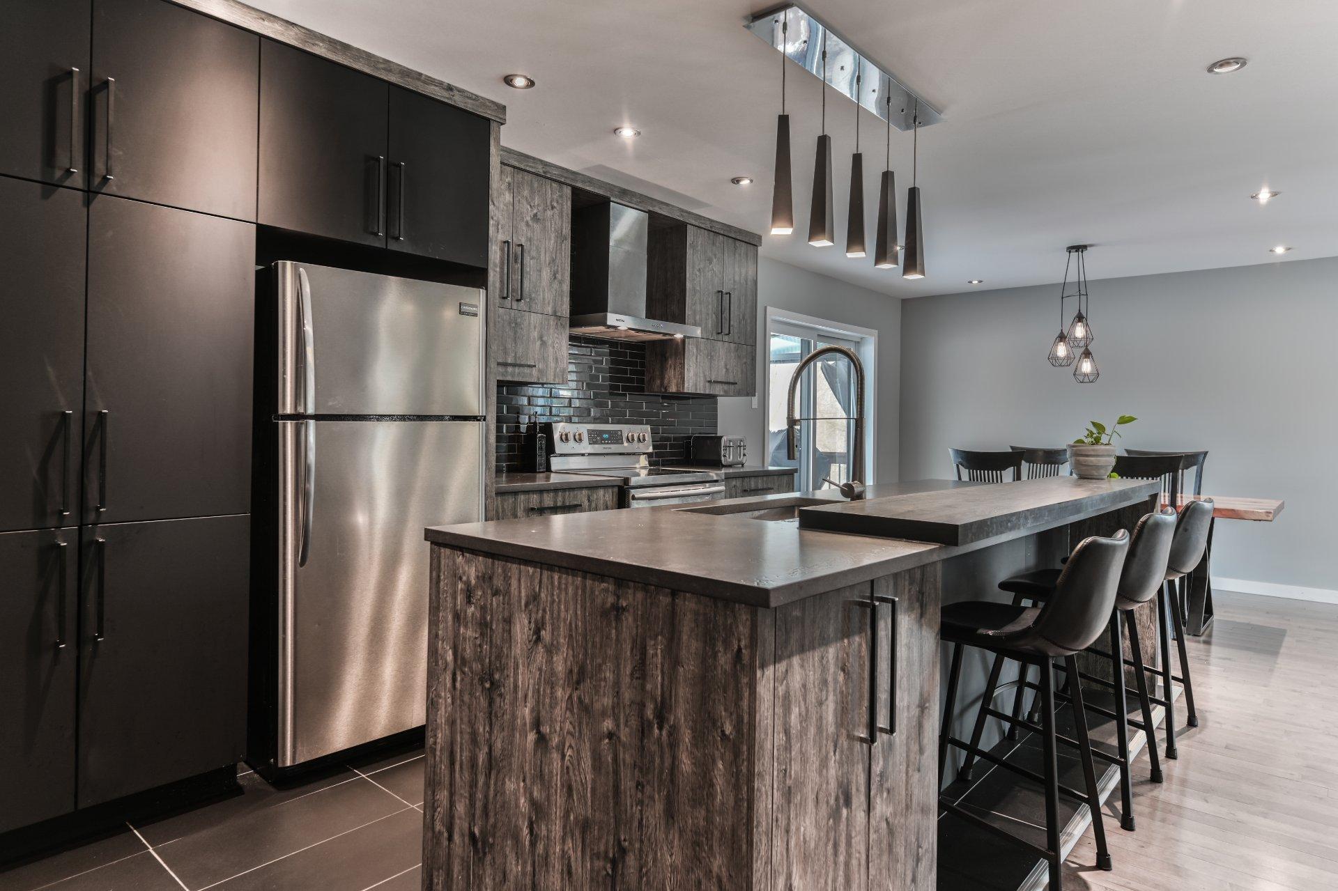 









1426


Rue Shefford

,
Bromont,




QC
J2L1E1

