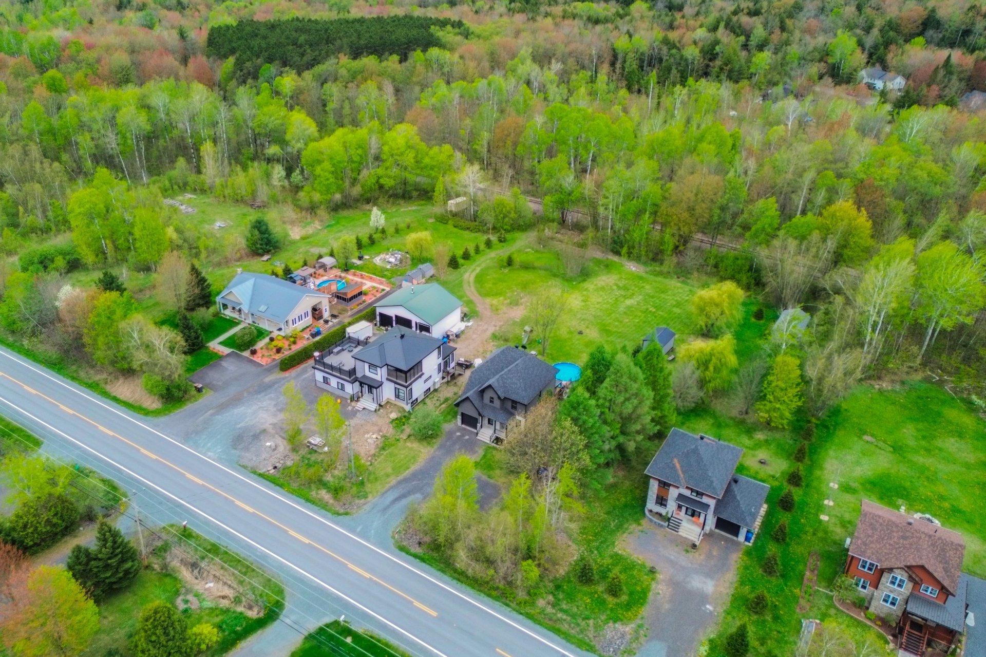 









1426


Rue Shefford

,
Bromont,




QC
J2L1E1

