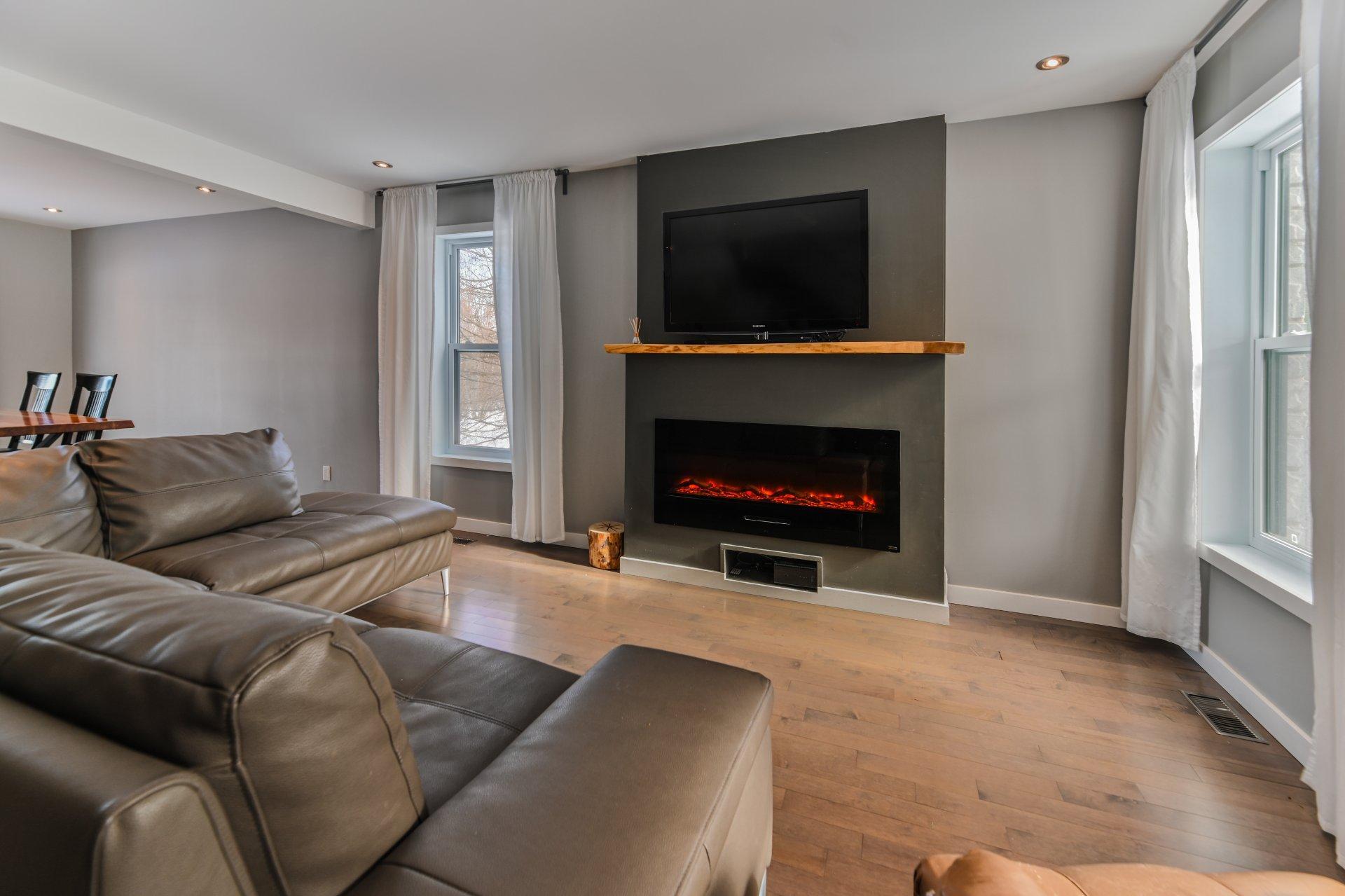 









1426


Rue Shefford

,
Bromont,




QC
J2L1E1

