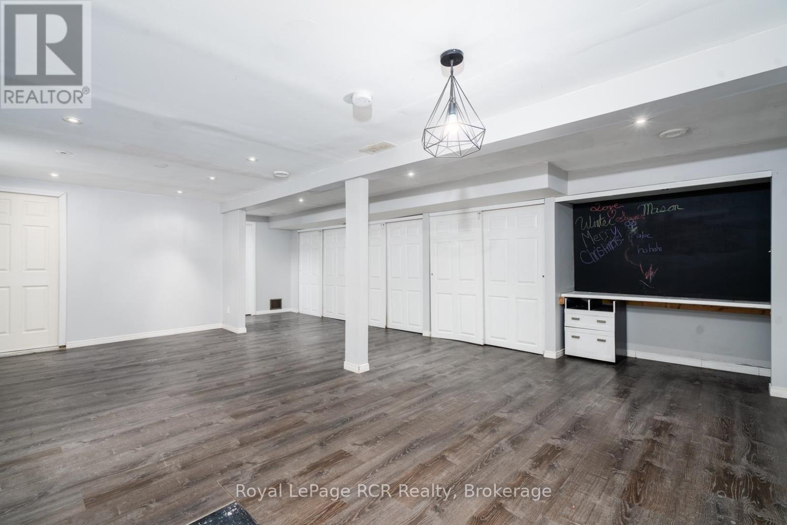 












672 KENNARD CRESCENT

,
Kincardine,




Ontario
N2Z1T4

