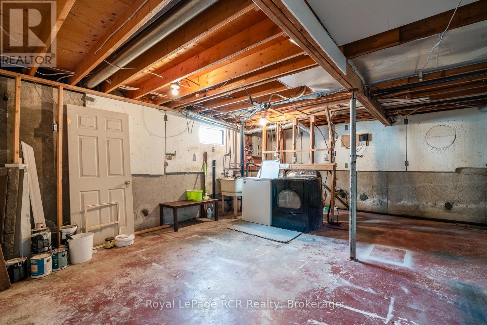 












672 KENNARD CRESCENT

,
Kincardine,




Ontario
N2Z1T4

