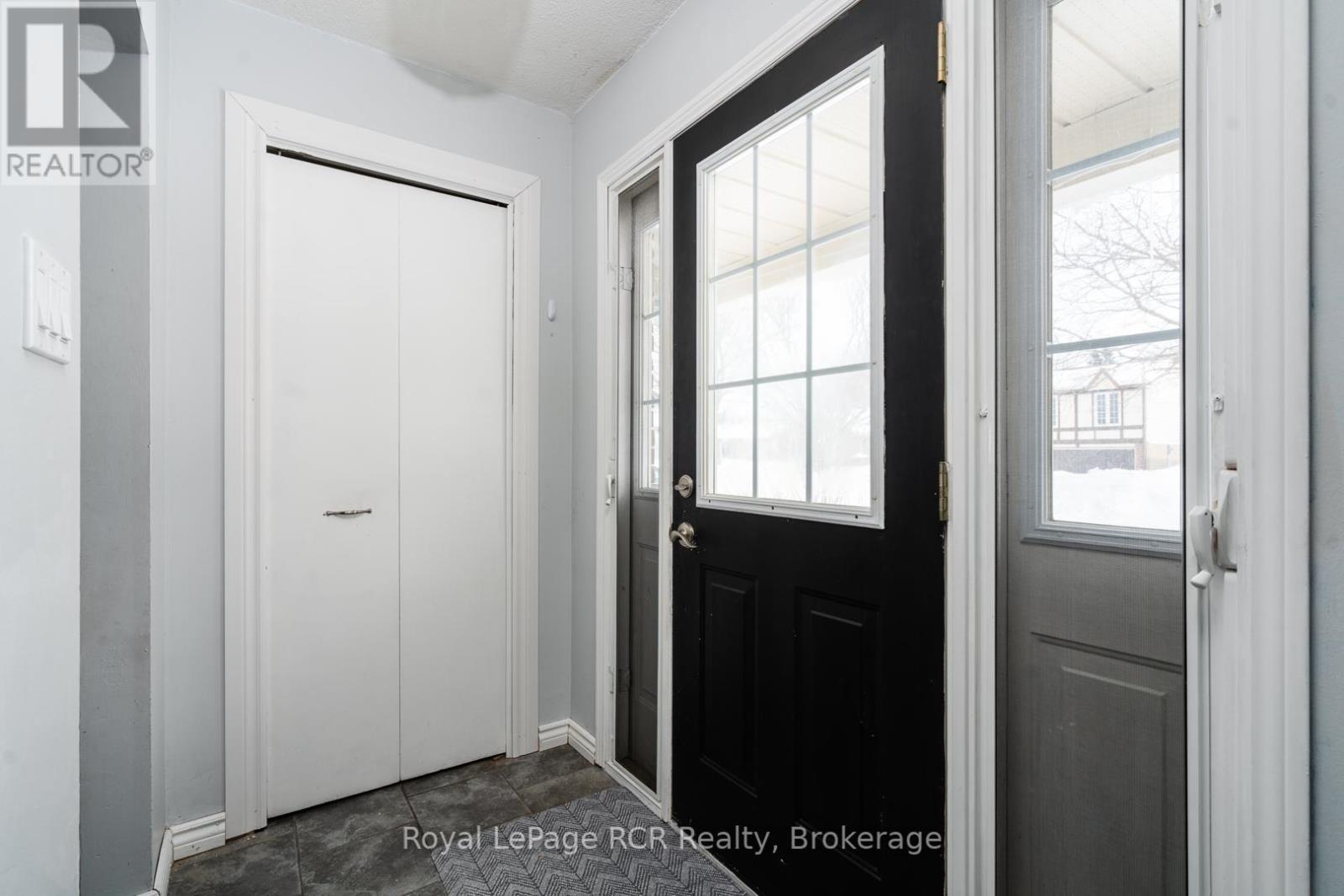 












672 KENNARD CRESCENT

,
Kincardine,




Ontario
N2Z1T4

