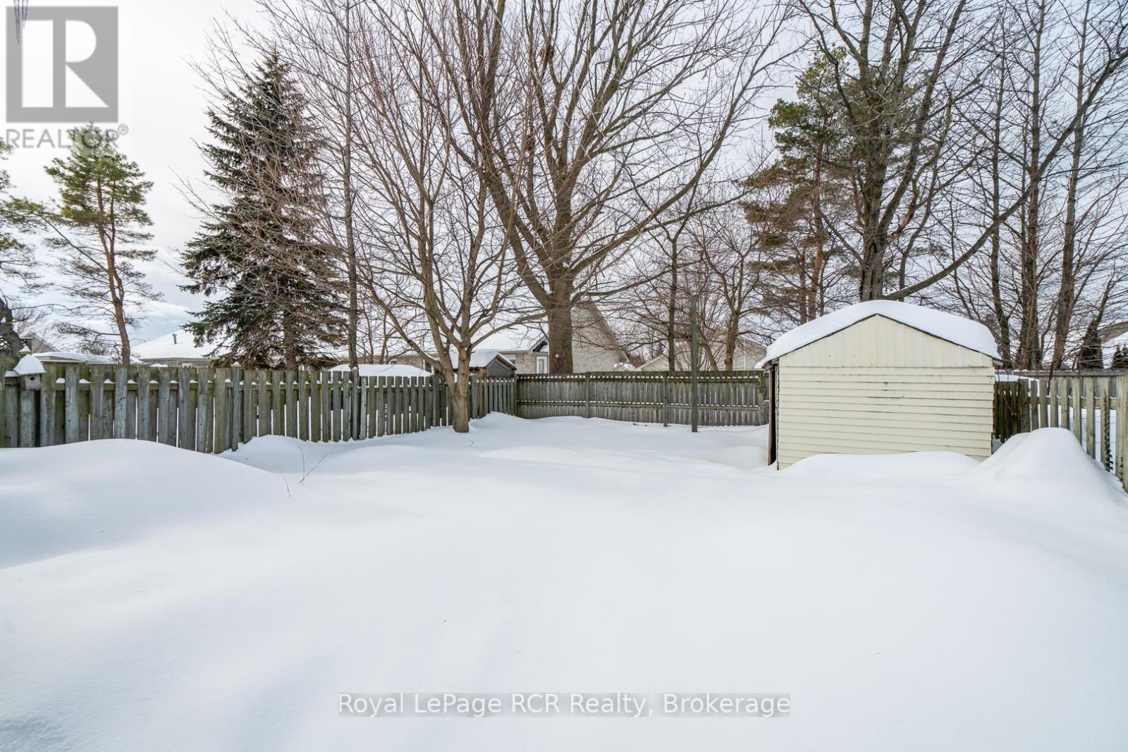 












672 KENNARD CRESCENT

,
Kincardine,




Ontario
N2Z1T4

