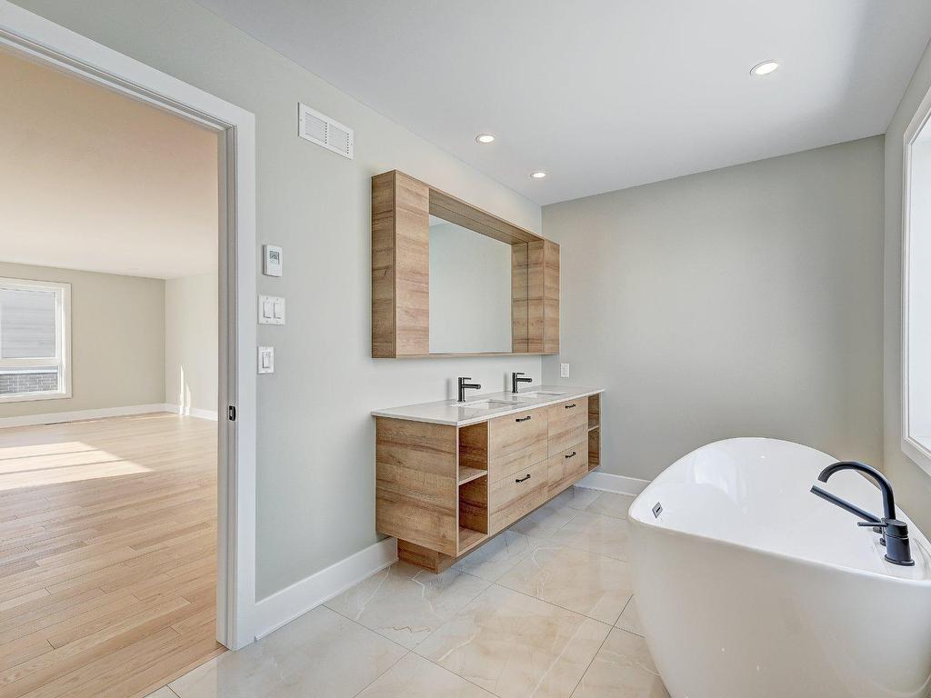 









2895Z


Rue Colbeck

,
Brossard,




QC
J4Z0S6


