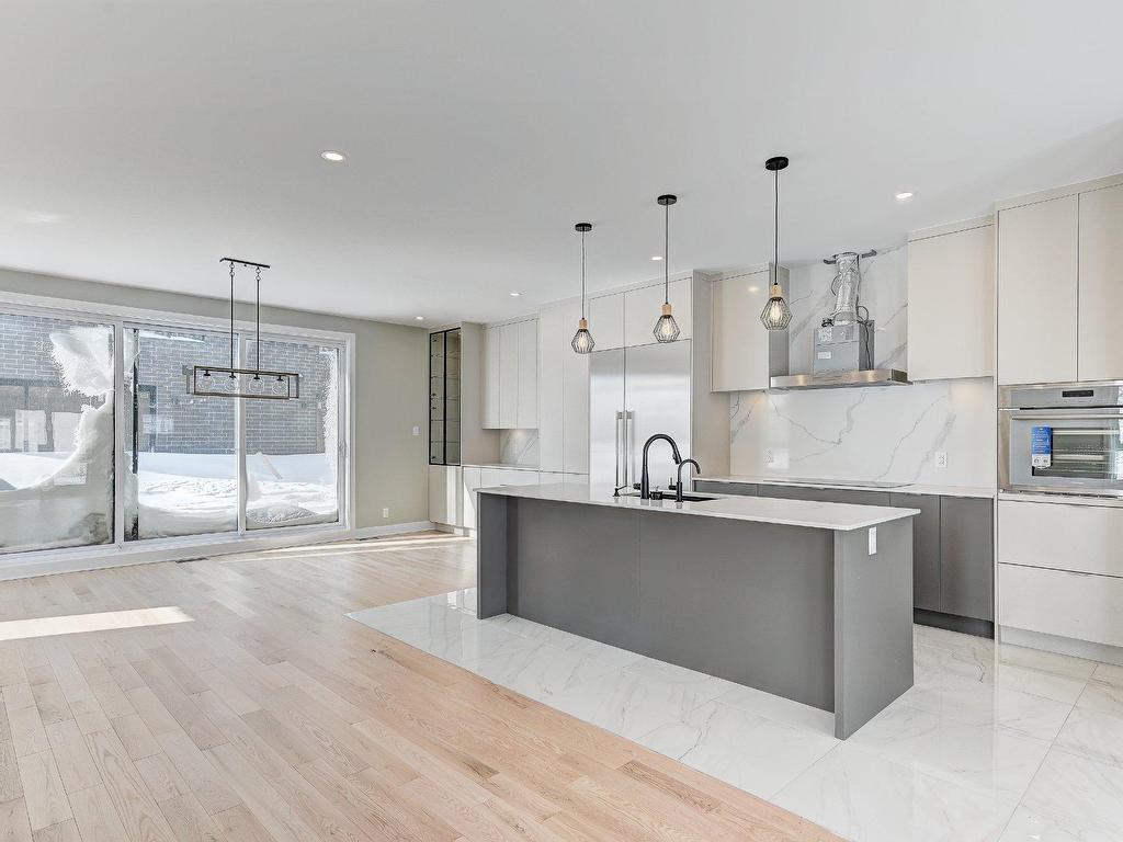 









2895Z


Rue Colbeck

,
Brossard,




QC
J4Z0S6

