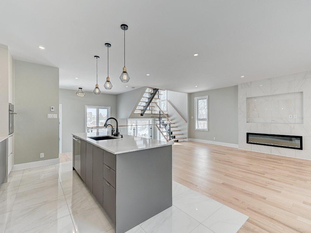 









2895Z


Rue Colbeck

,
Brossard,




QC
J4Z0S6

