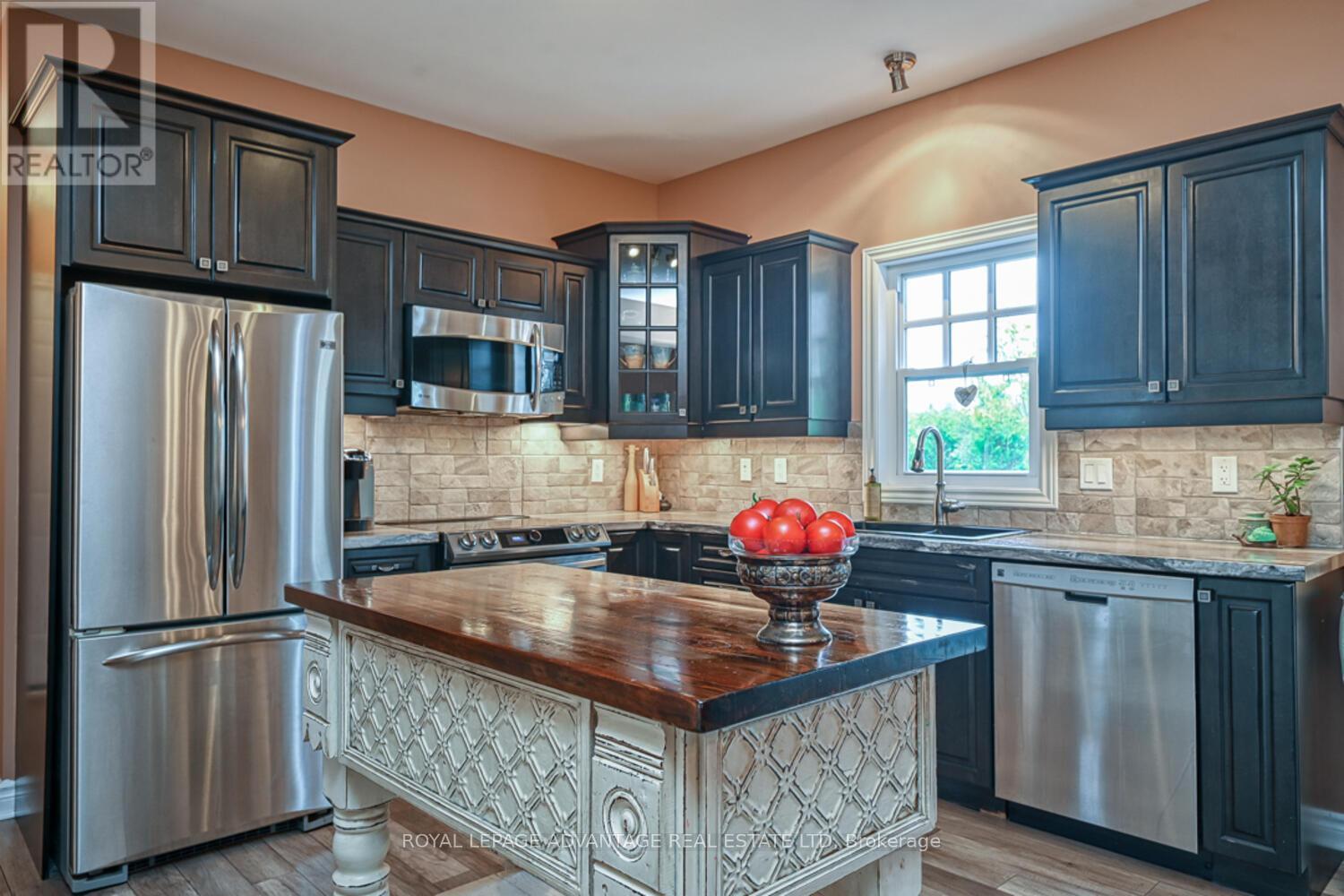 












119 SOPHIE LANE

,
Merrickville-Wolford,




Ontario
K0G1N0

