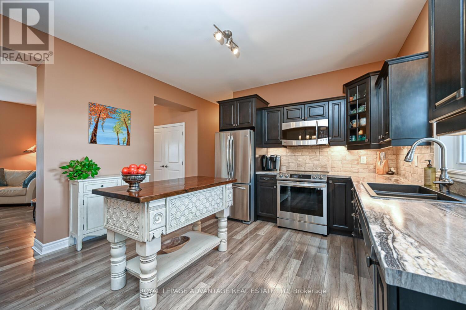 












119 SOPHIE LANE

,
Merrickville-Wolford,




Ontario
K0G1N0

