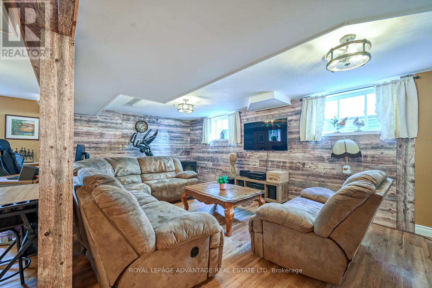 












119 SOPHIE LANE

,
Merrickville-Wolford,




Ontario
K0G1N0


