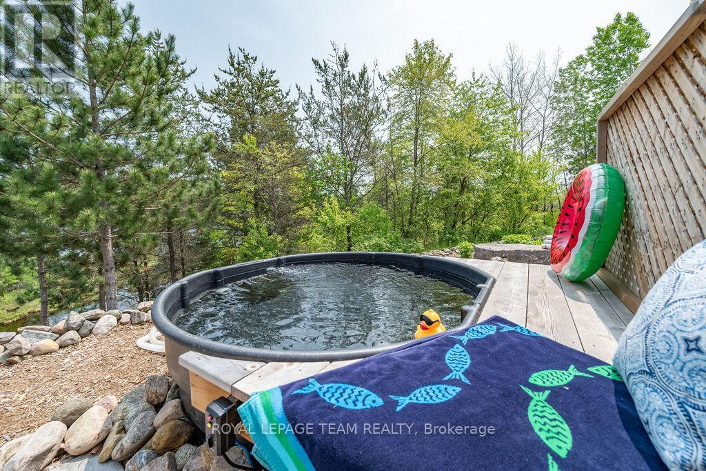 












188 PAUGH LAKE ROAD

,
Madawaska Valley,




Ontario
K0J1B0

